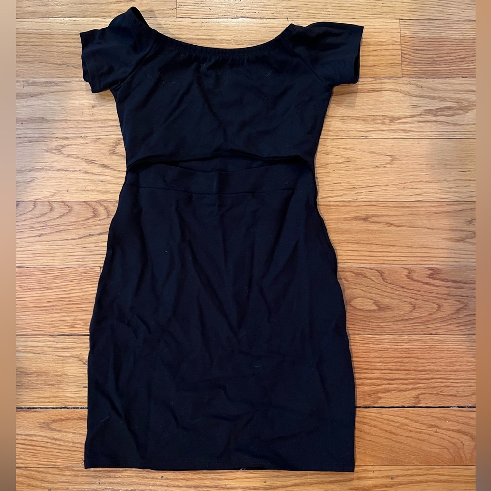 Women’s black short sleeve dress